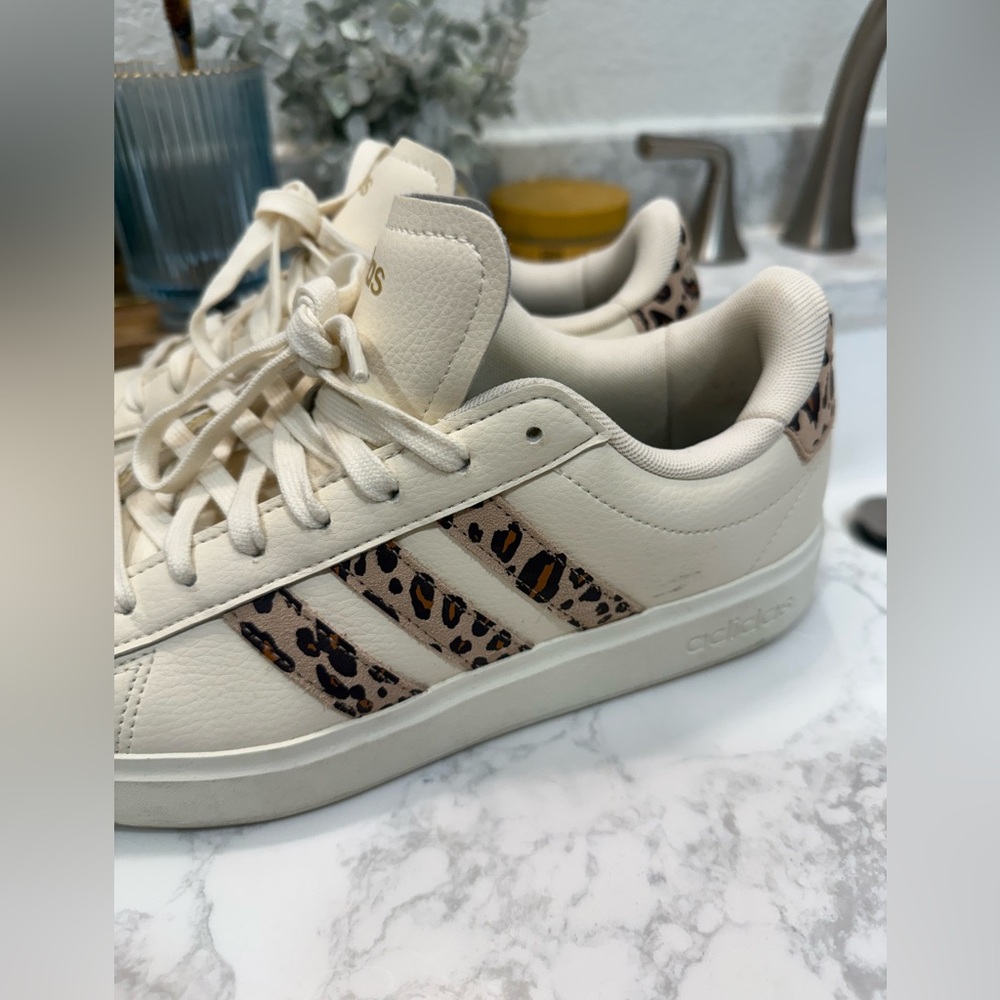 Leopard Adidas - image 2